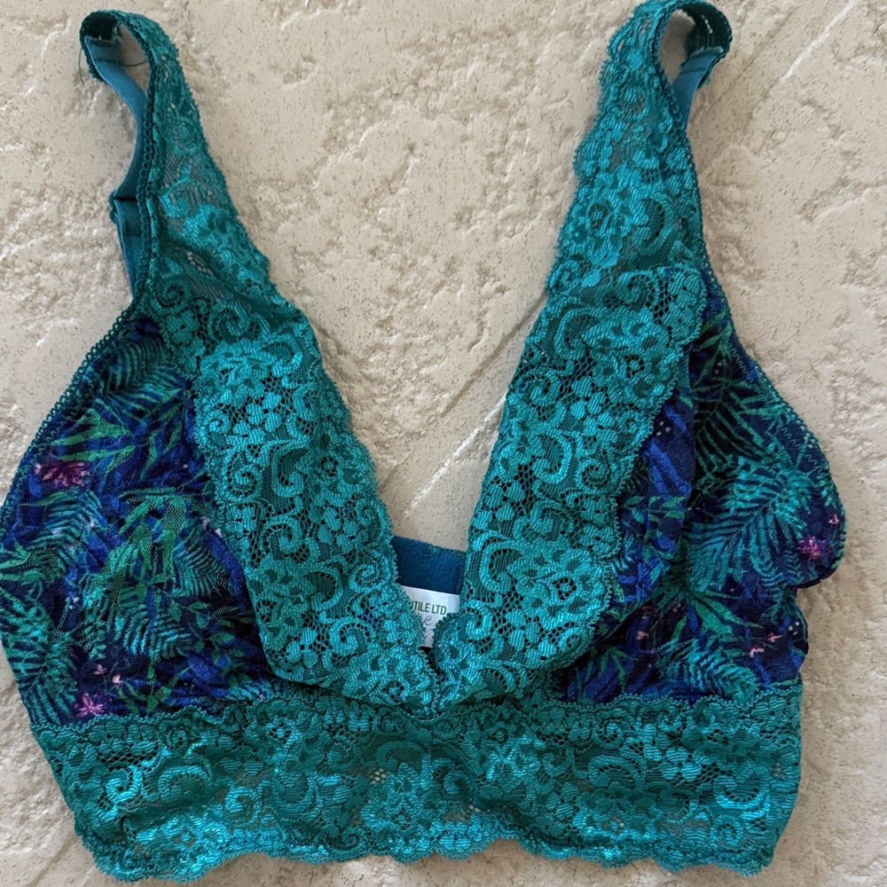Elegant Teal Lace Bralette with Floral Pattern